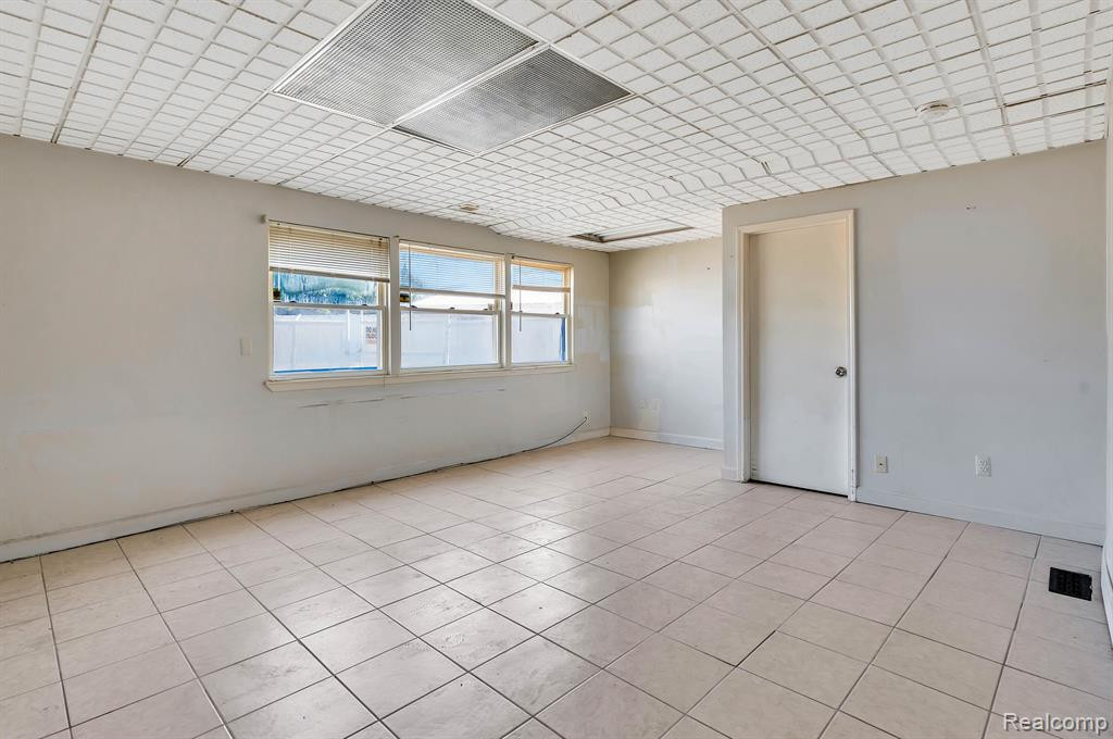 5940 CALHOUN Street, Dearborn, MI 48126 — Photo 16