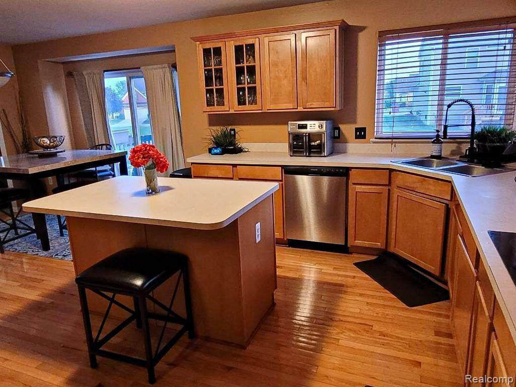 7178 COLCHESTER Lane, Ypsilanti, MI 48197 — Photo 8