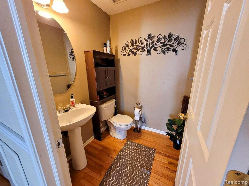 7178 COLCHESTER Lane, Ypsilanti, MI 48197 — Photo 32