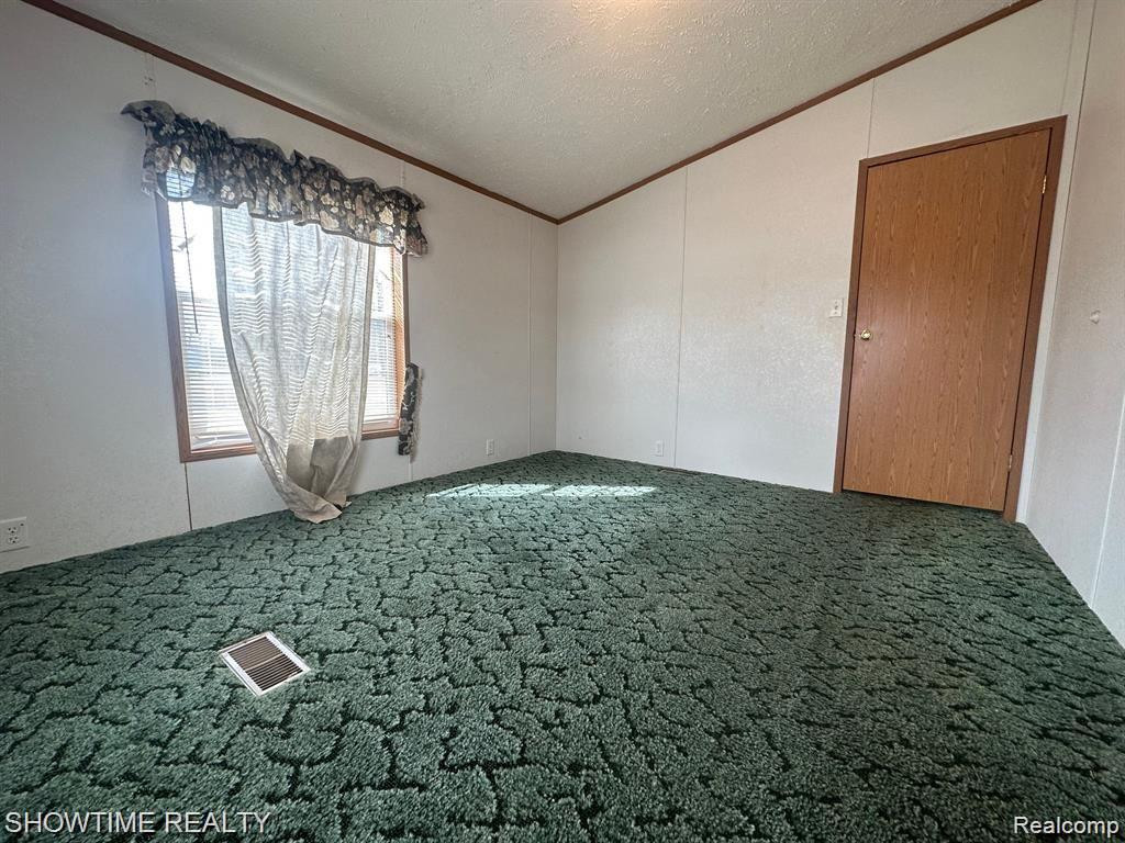 6875 ARMSTRONG Road, Imlay City, MI 48444 — Photo 10