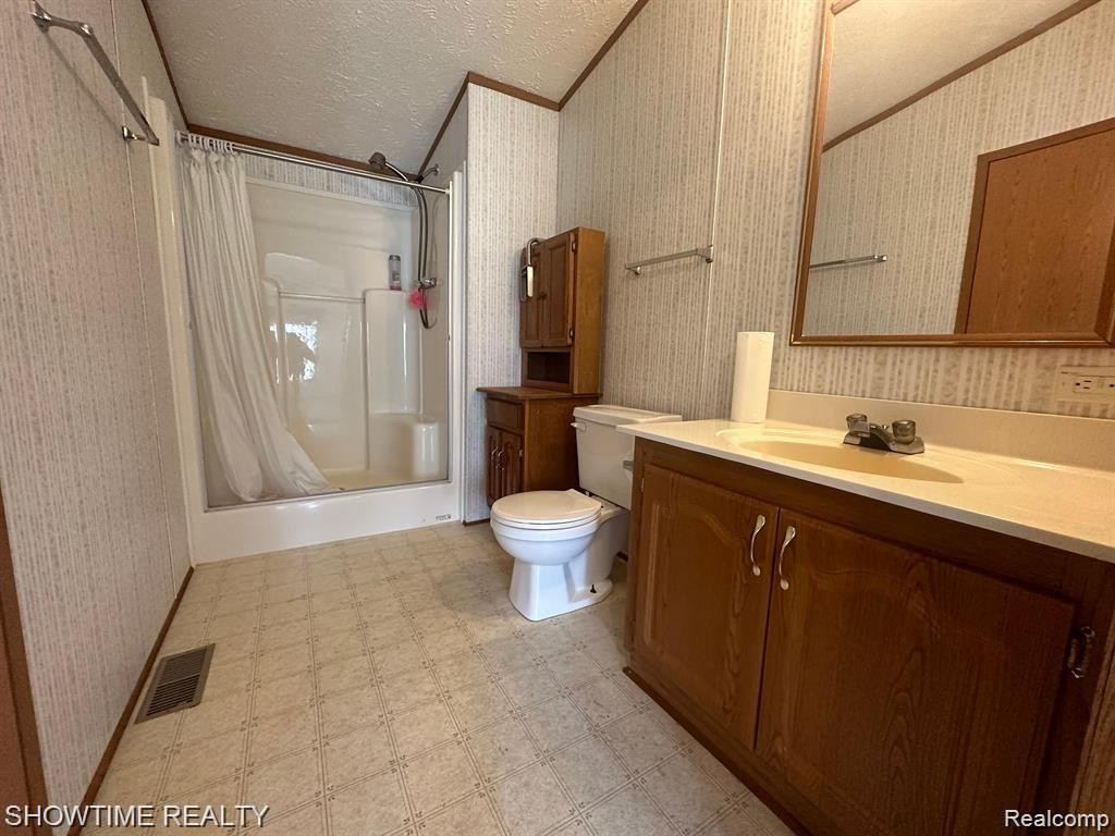 6875 ARMSTRONG Road, Imlay City, MI 48444 — Photo 11