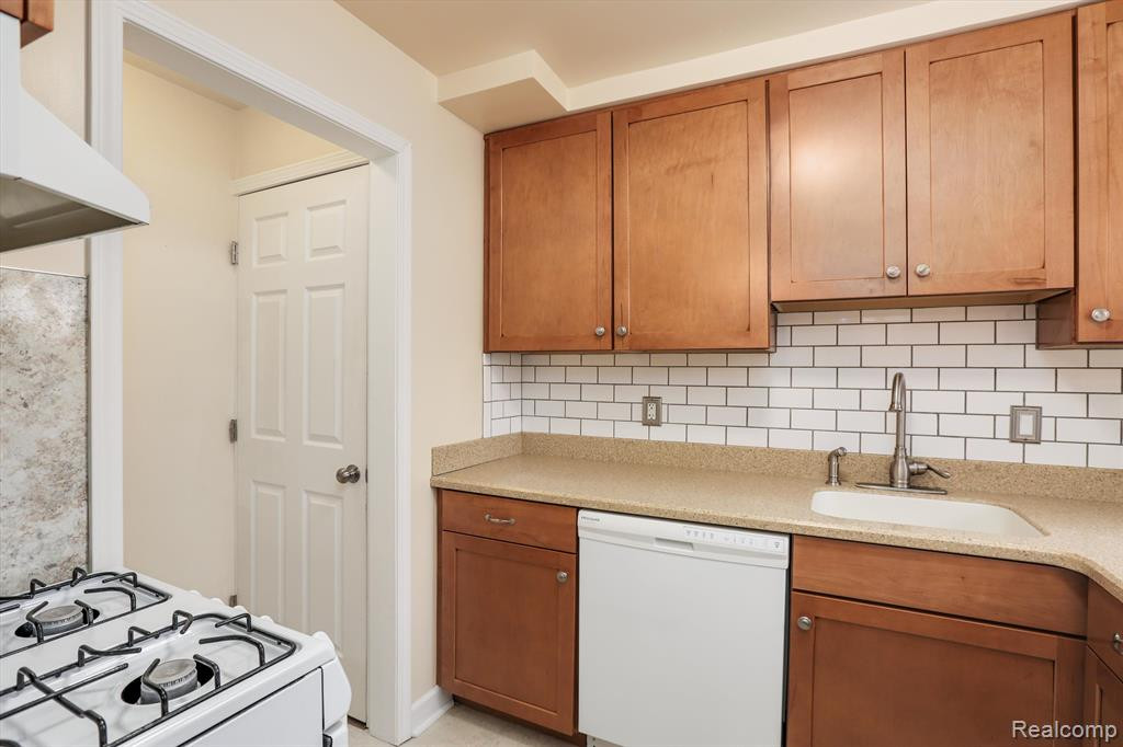2651 PITTSFIELD Boulevard, Ann Arbor, MI 48104 — Photo 3