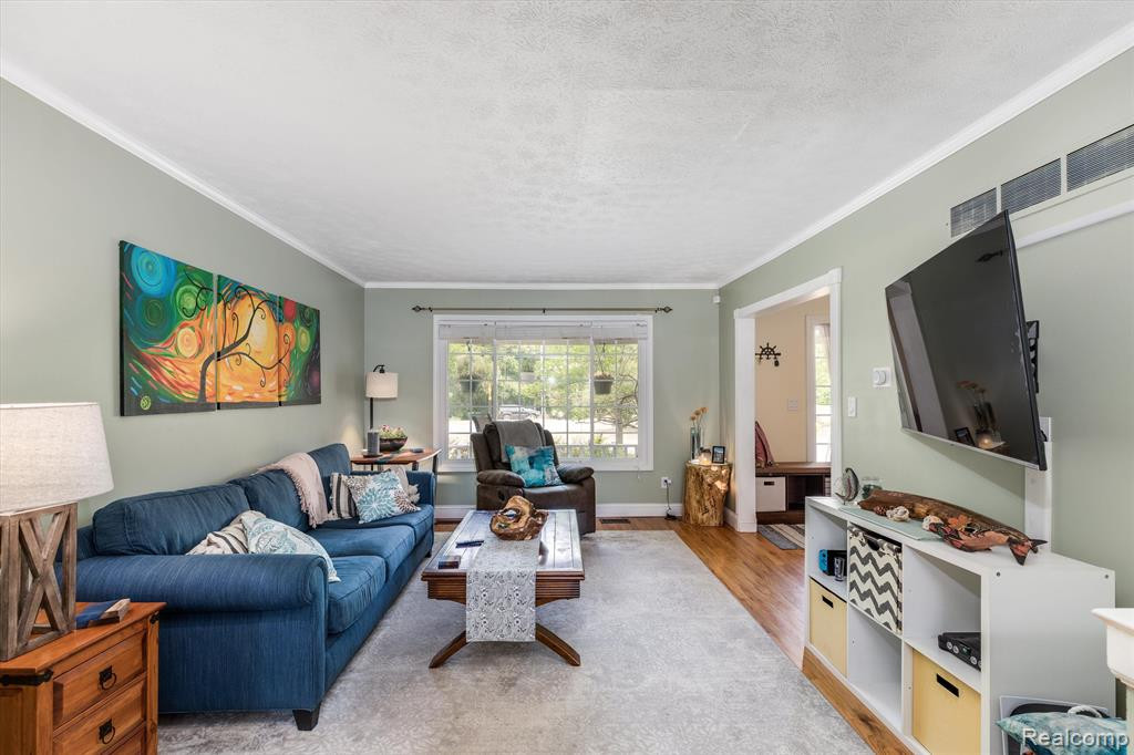 1351 N HURON RIVER Drive, Ypsilanti, MI 48197 — Photo 8
