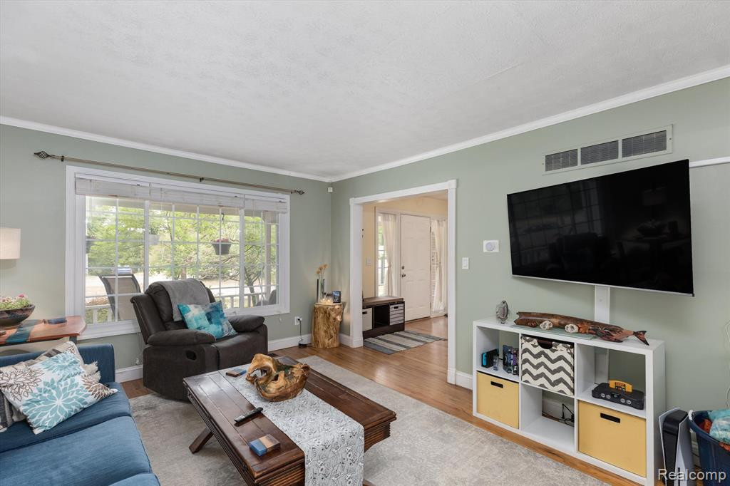 1351 N HURON RIVER Drive, Ypsilanti, MI 48197 — Photo 11