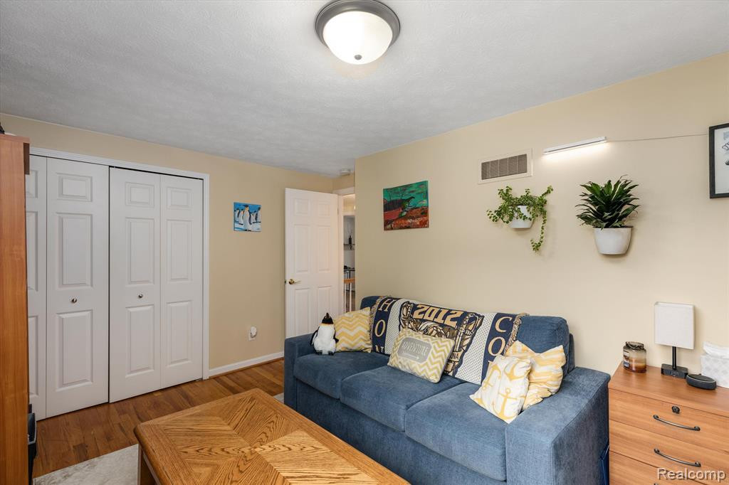 1351 N HURON RIVER Drive, Ypsilanti, MI 48197 — Photo 19