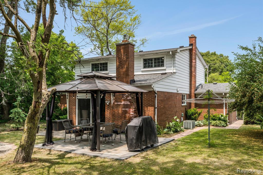 1351 N HURON RIVER Drive, Ypsilanti, MI 48197 — Photo 25