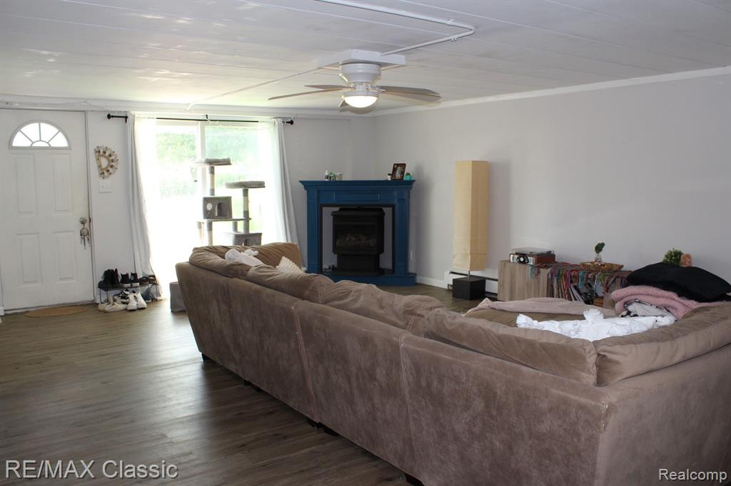 101 LAKEVIEW Drive, Whitmore Lake, MI 48189 — Photo 12