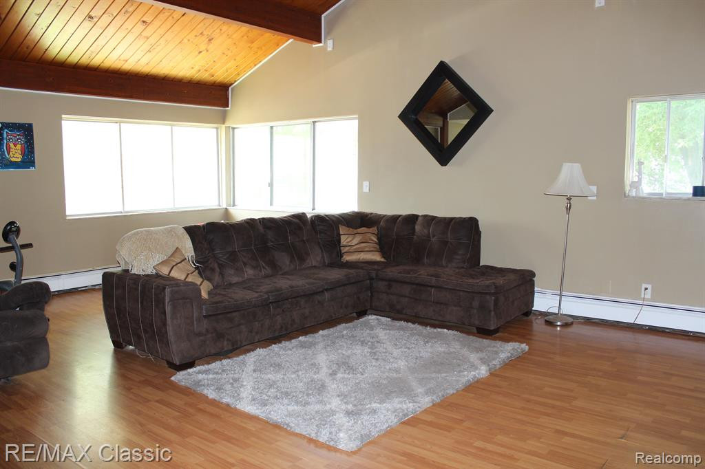101 LAKEVIEW Drive, Whitmore Lake, MI 48189 — Photo 17