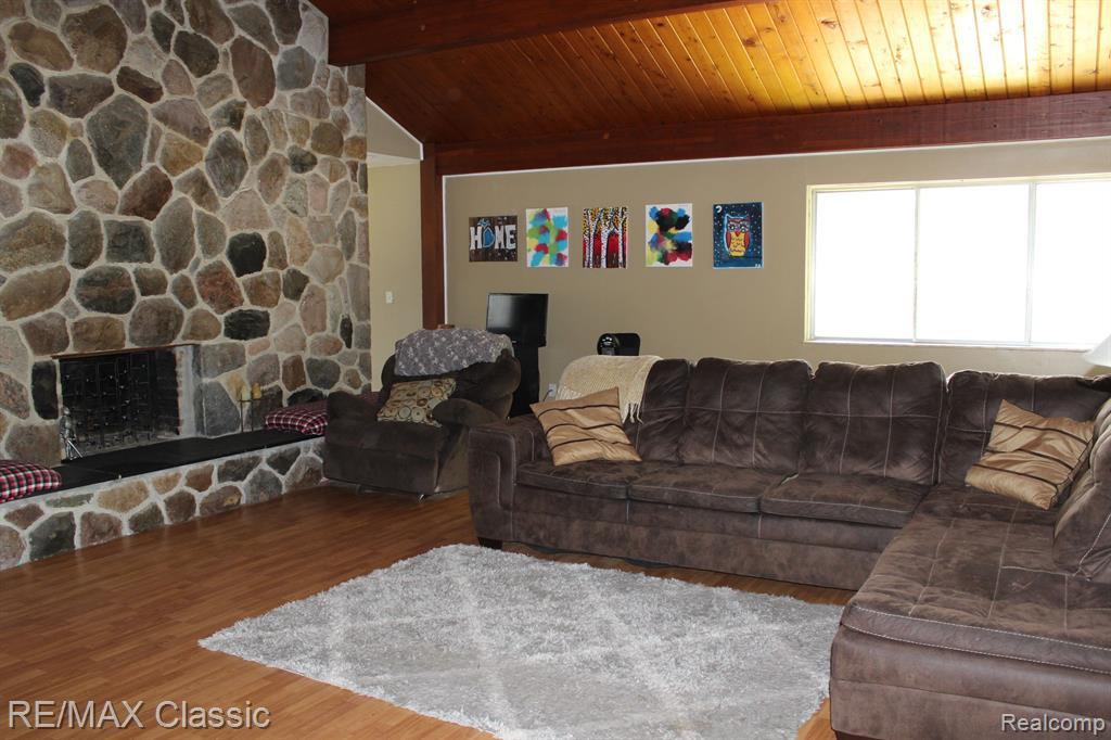 101 LAKEVIEW Drive, Whitmore Lake, MI 48189 — Photo 18