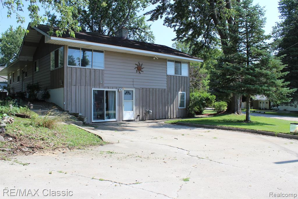 101 LAKEVIEW Drive, Whitmore Lake, MI 48189 — Photo 29
