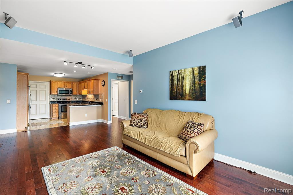 5475 Twin Oaks Drive, Sterling Heights, MI 48314 — Photo 12