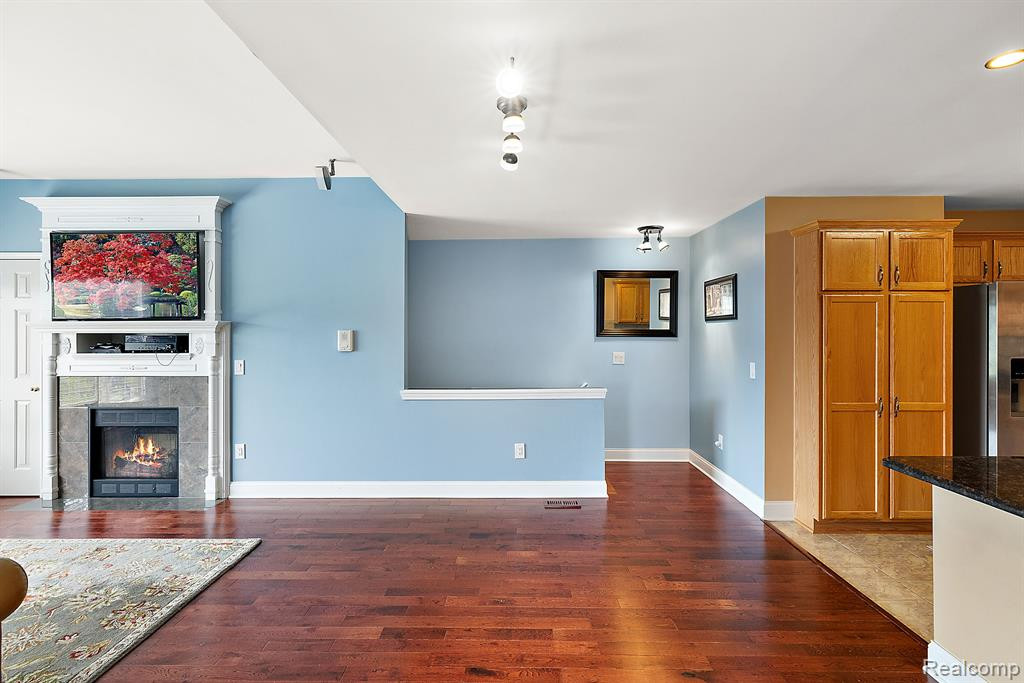 5475 Twin Oaks Drive, Sterling Heights, MI 48314 — Photo 19