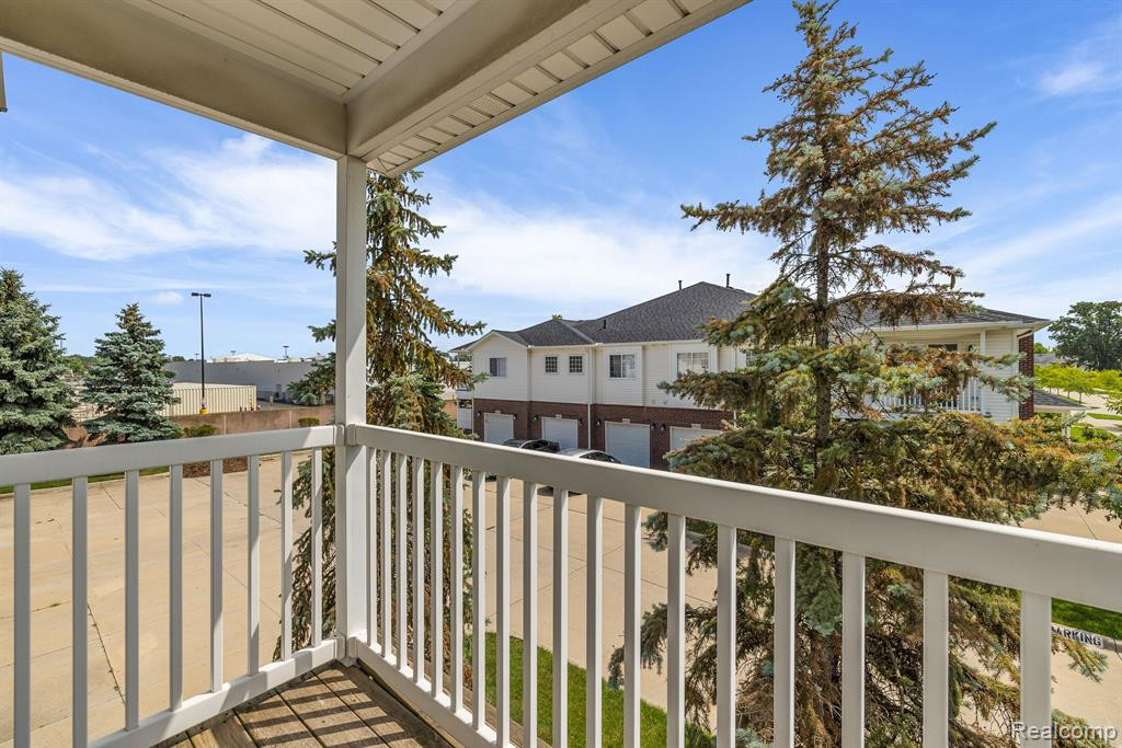 5475 Twin Oaks Drive, Sterling Heights, MI 48314 — Photo 25