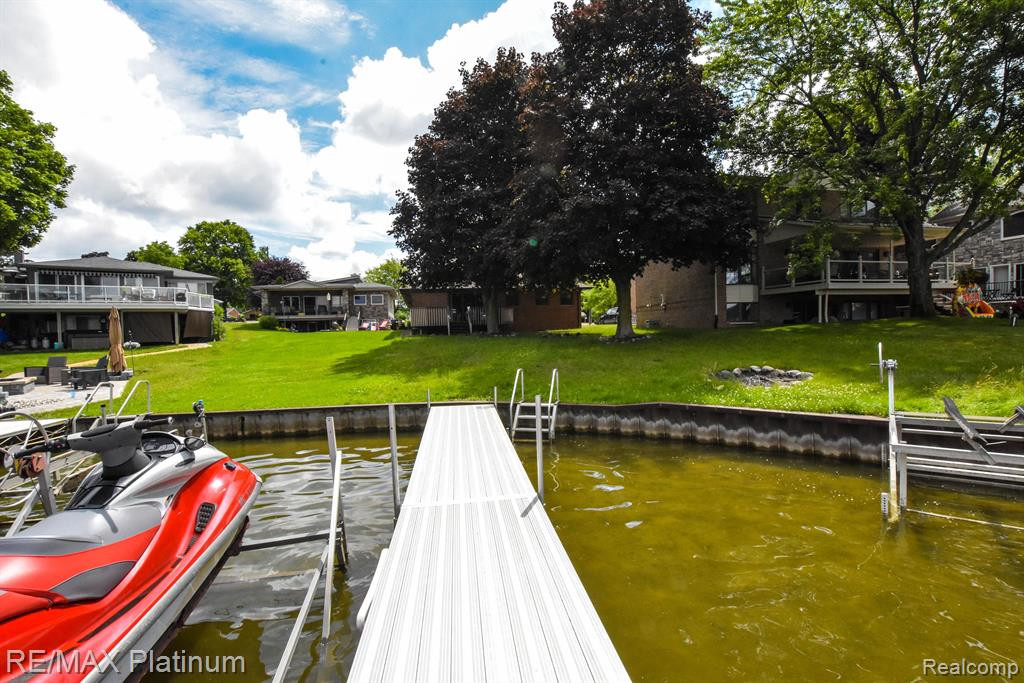 8452 WOODLAND SHORE Drive, Brighton, MI 48114 — Photo 7