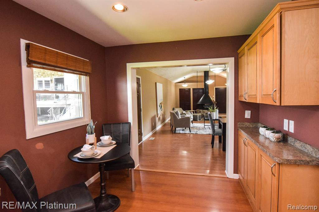8452 WOODLAND SHORE Drive, Brighton, MI 48114 — Photo 27