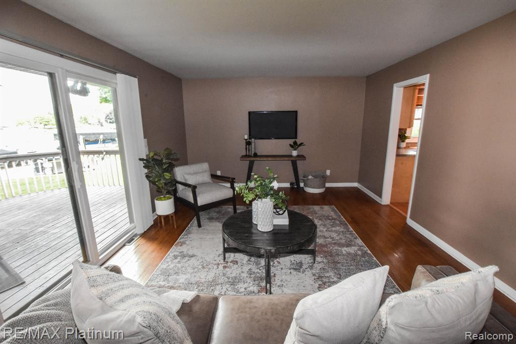 8452 WOODLAND SHORE Drive, Brighton, MI 48114 — Photo 32