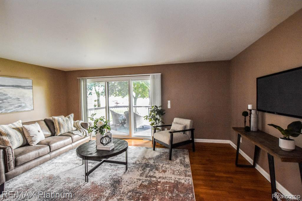8452 WOODLAND SHORE Drive, Brighton, MI 48114 — Photo 35