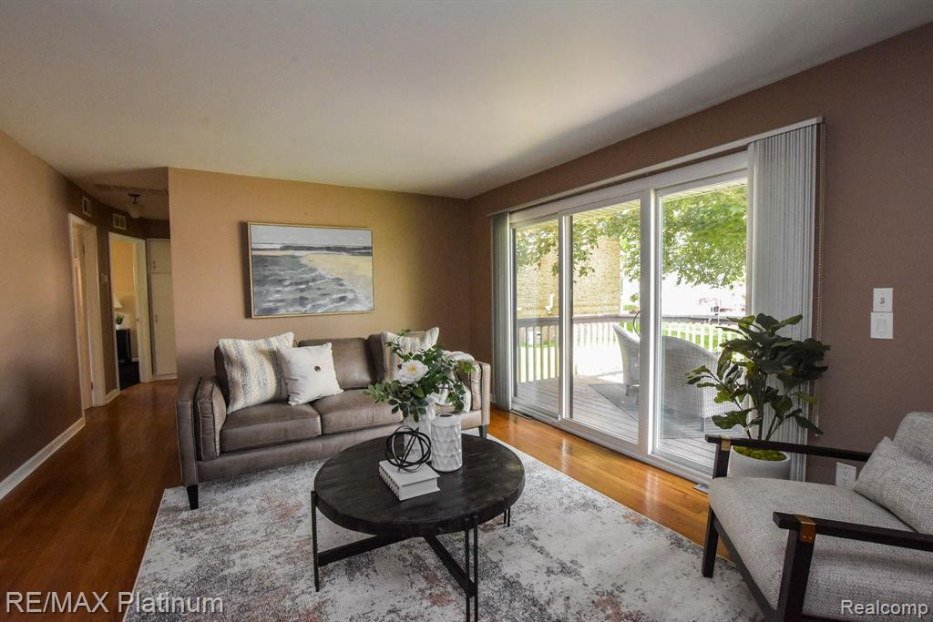 8452 WOODLAND SHORE Drive, Brighton, MI 48114 — Photo 36