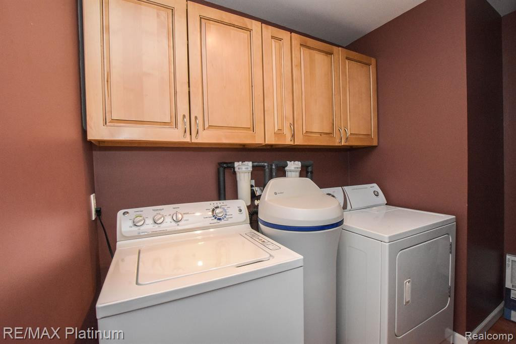 8452 WOODLAND SHORE Drive, Brighton, MI 48114 — Photo 45