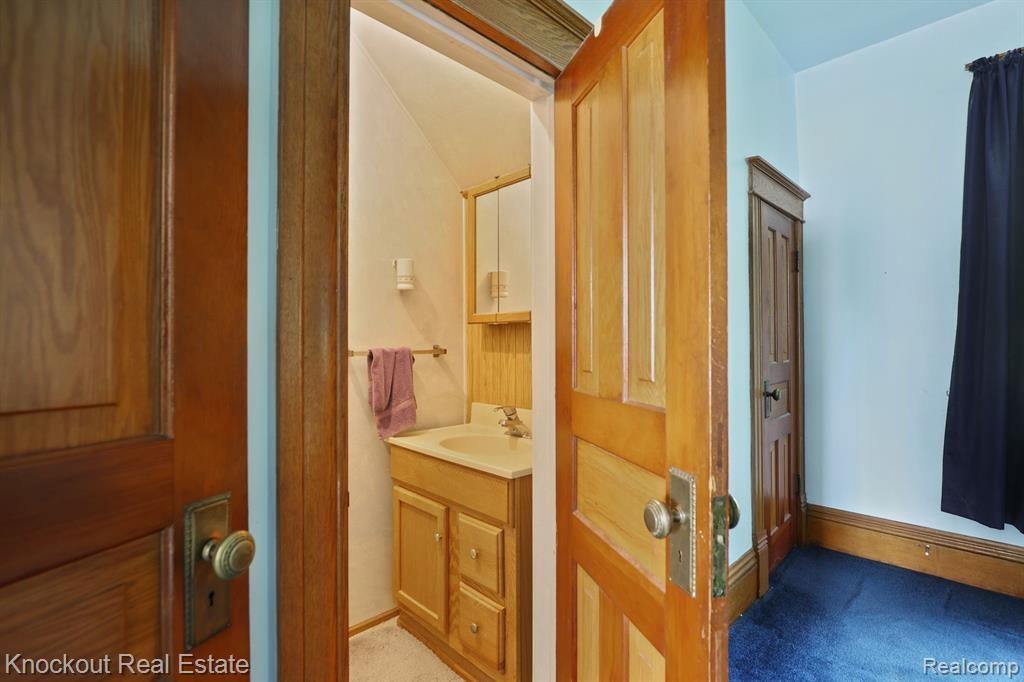8030 E HOLLAND Road, Saginaw, MI 48601 — Photo 16