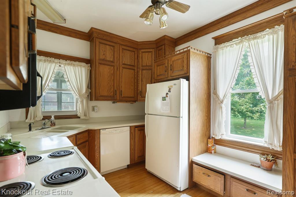 8030 E HOLLAND Road, Saginaw, MI 48601 — Photo 20