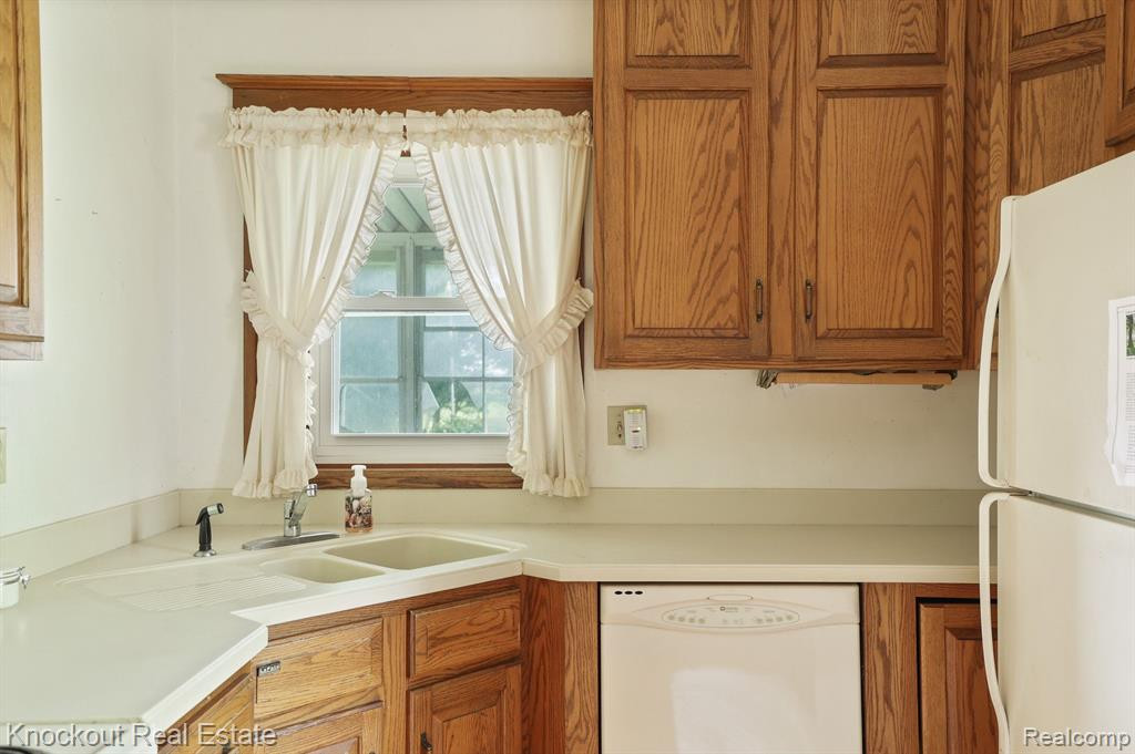8030 E HOLLAND Road, Saginaw, MI 48601 — Photo 21