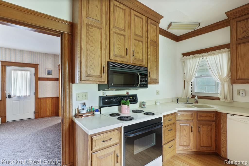 8030 E HOLLAND Road, Saginaw, MI 48601 — Photo 22