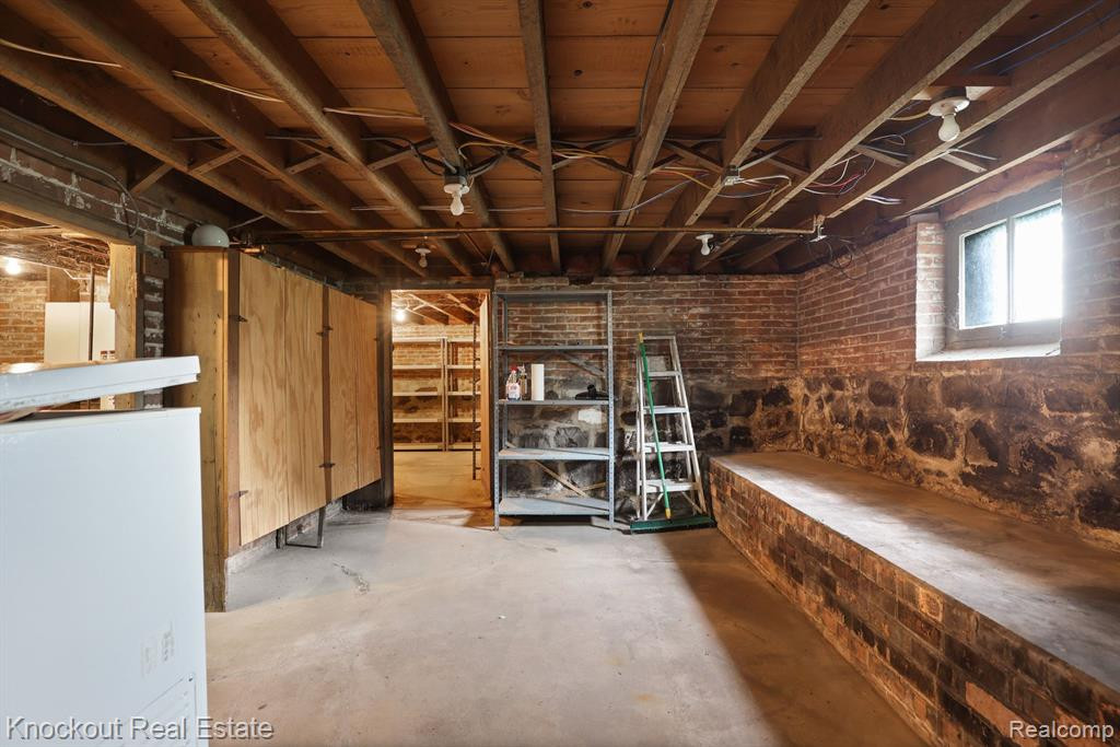 8030 E HOLLAND Road, Saginaw, MI 48601 — Photo 33