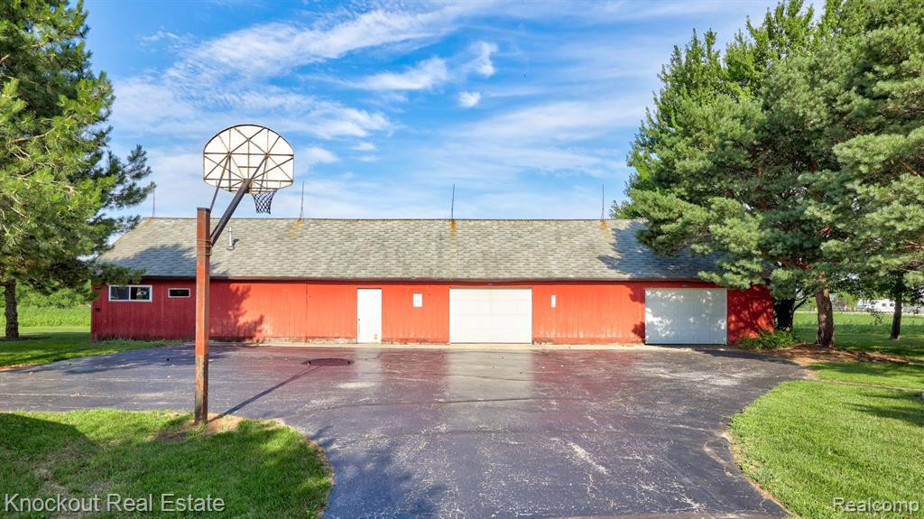 8030 E HOLLAND Road, Saginaw, MI 48601 — Photo 46
