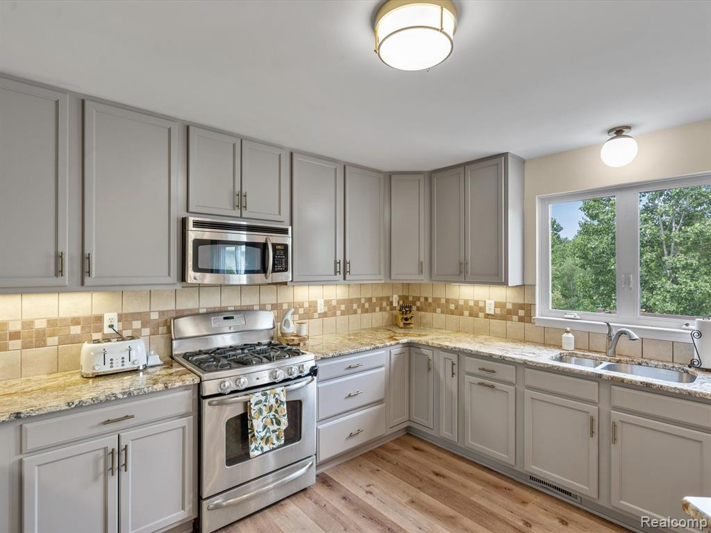3746 ARCADIA Drive, Ann Arbor, MI 48108 — Photo 17