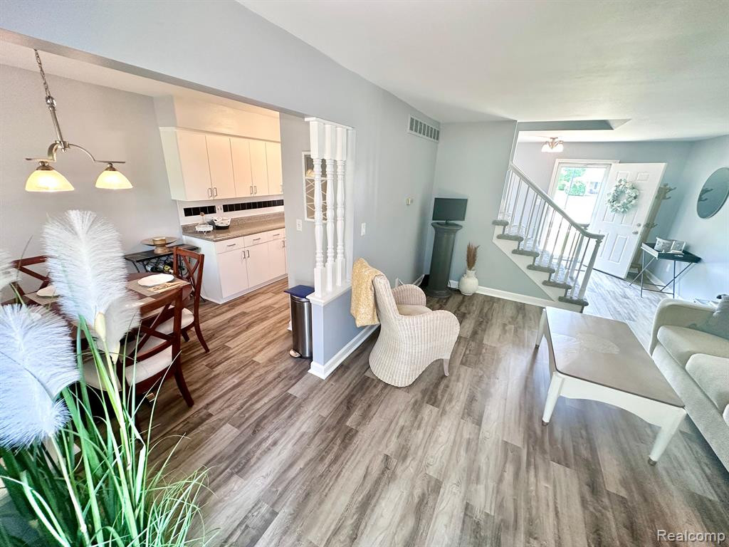 24770 OLDE ORCHARD Street, Novi, MI — Photo 4