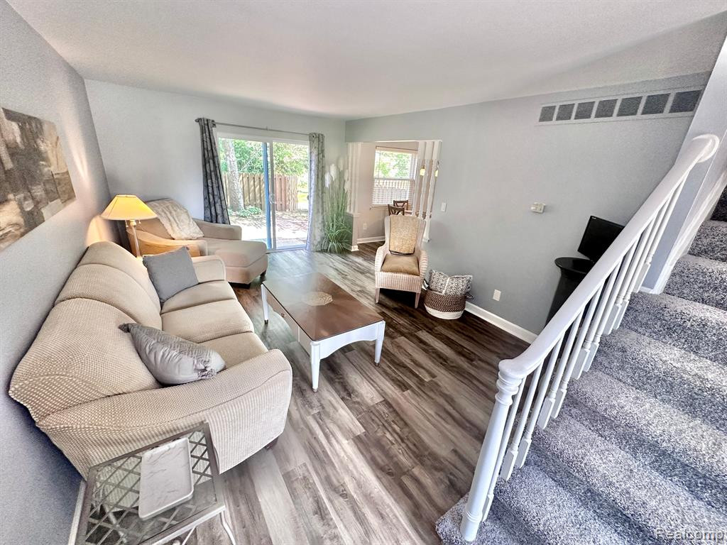 24770 OLDE ORCHARD Street, Novi, MI — Photo 12