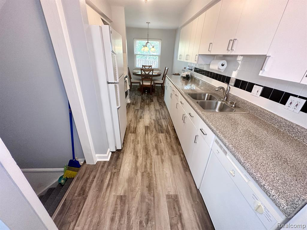 24770 OLDE ORCHARD Street, Novi, MI — Photo 18