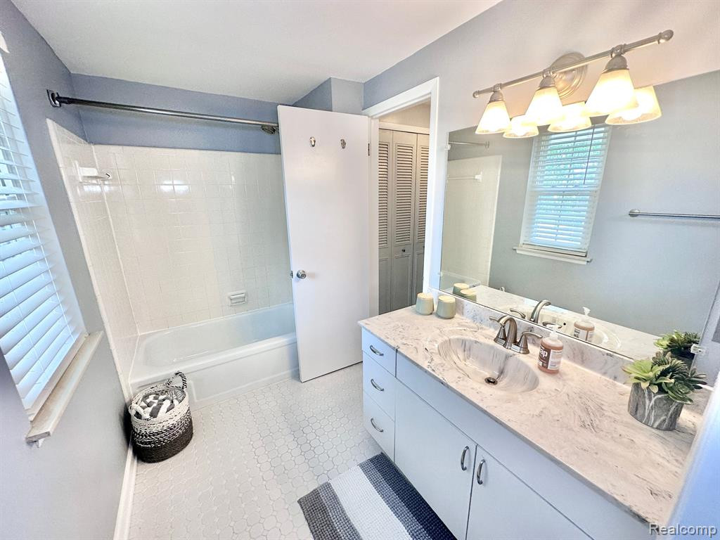 24770 OLDE ORCHARD Street, Novi, MI — Photo 38