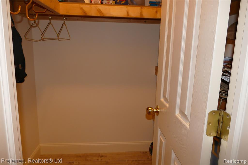 6959 KENNESAW Road, Canton, MI 48187 — Photo 16