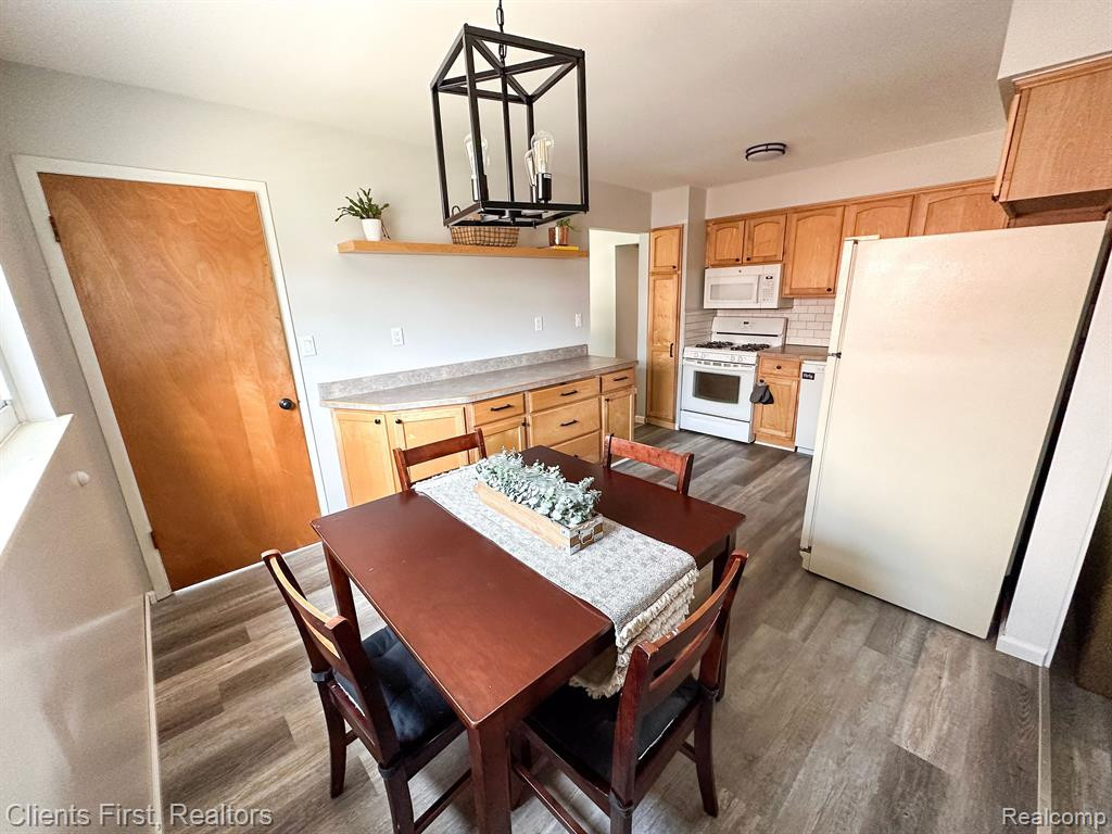 8355 ORHAN Street, Canton, MI 48187 — Photo 6