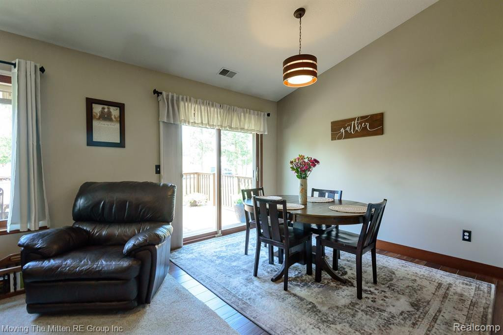 9564 WHEATGRASS Lane, Van Buren, MI 48111 — Photo 8
