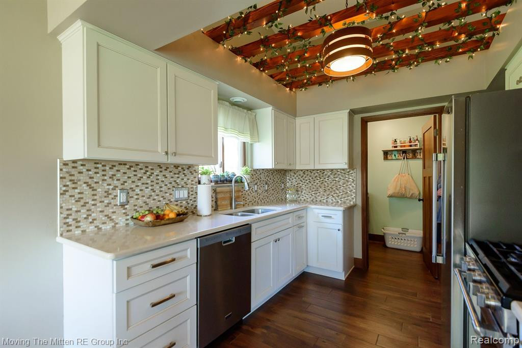 9564 WHEATGRASS Lane, Van Buren, MI 48111 — Photo 10