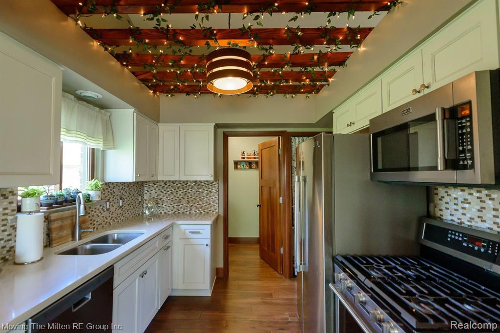 9564 WHEATGRASS Lane, Van Buren, MI 48111 — Photo 11