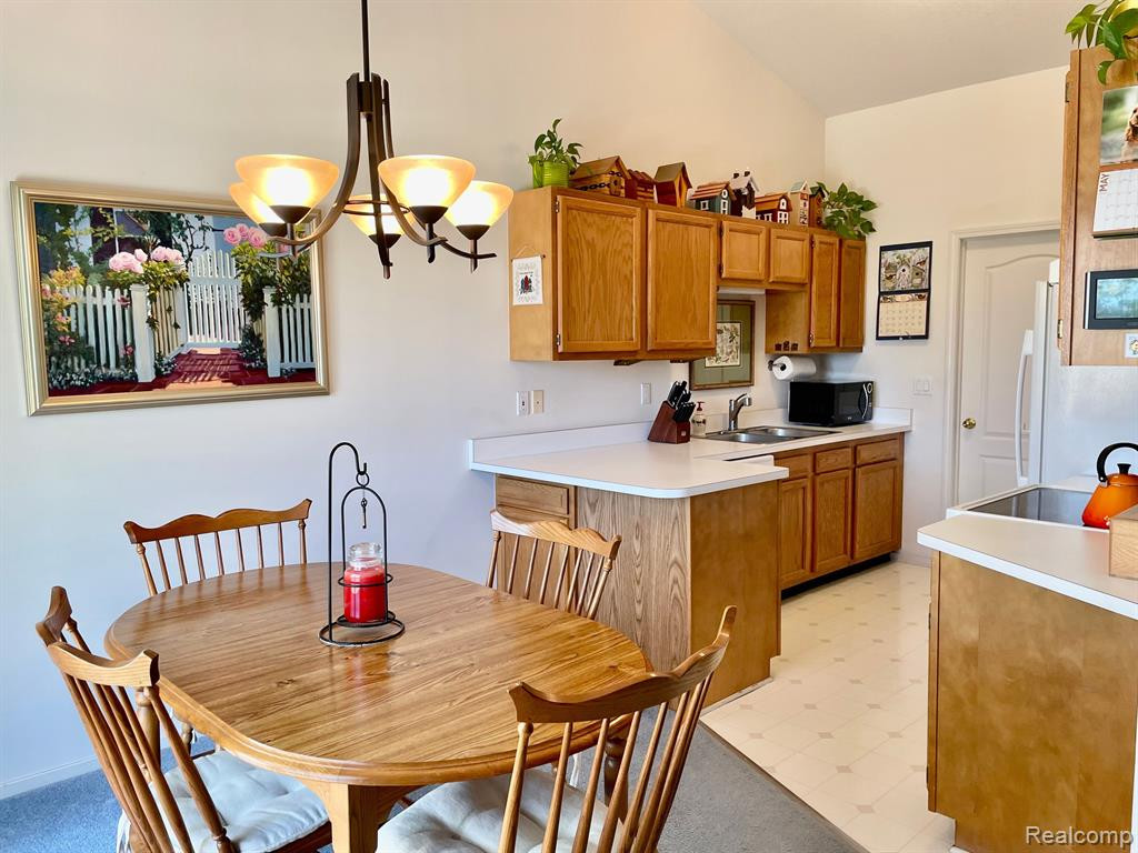 6821 DEERHURST Drive, Westland, MI — Photo 6