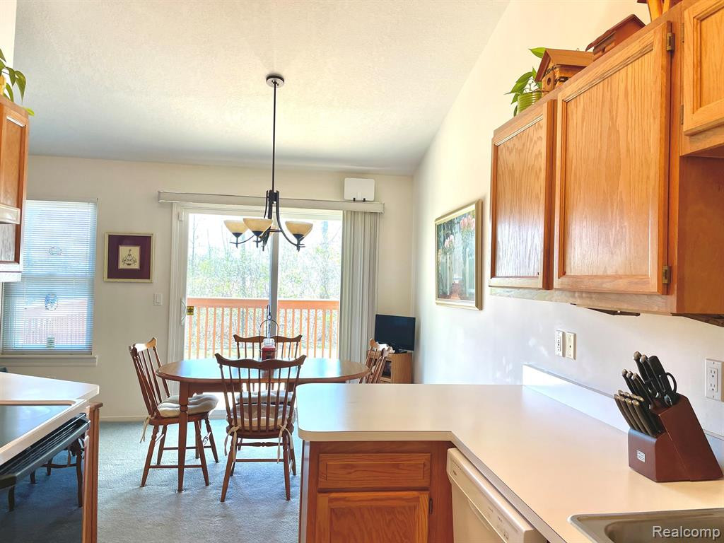 6821 DEERHURST Drive, Westland, MI — Photo 7