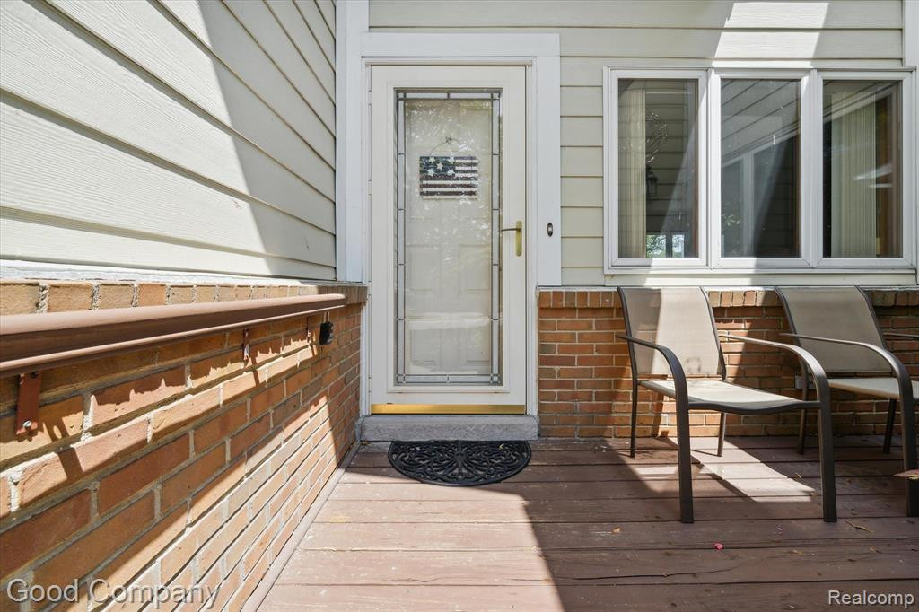 35100 HILLSIDE Drive, Farmington Hills, MI 48335 — Photo 7