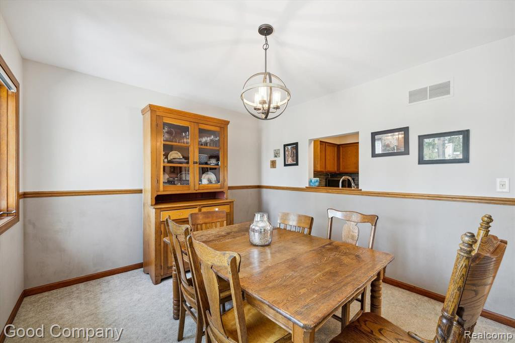 35100 HILLSIDE Drive, Farmington Hills, MI 48335 — Photo 16
