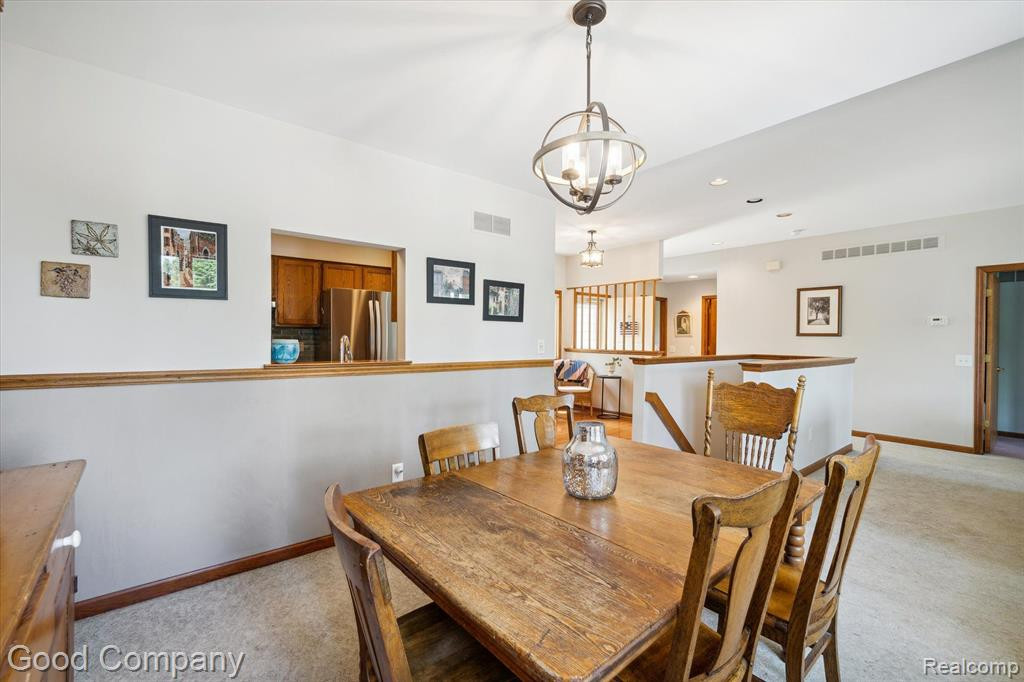35100 HILLSIDE Drive, Farmington Hills, MI 48335 — Photo 17
