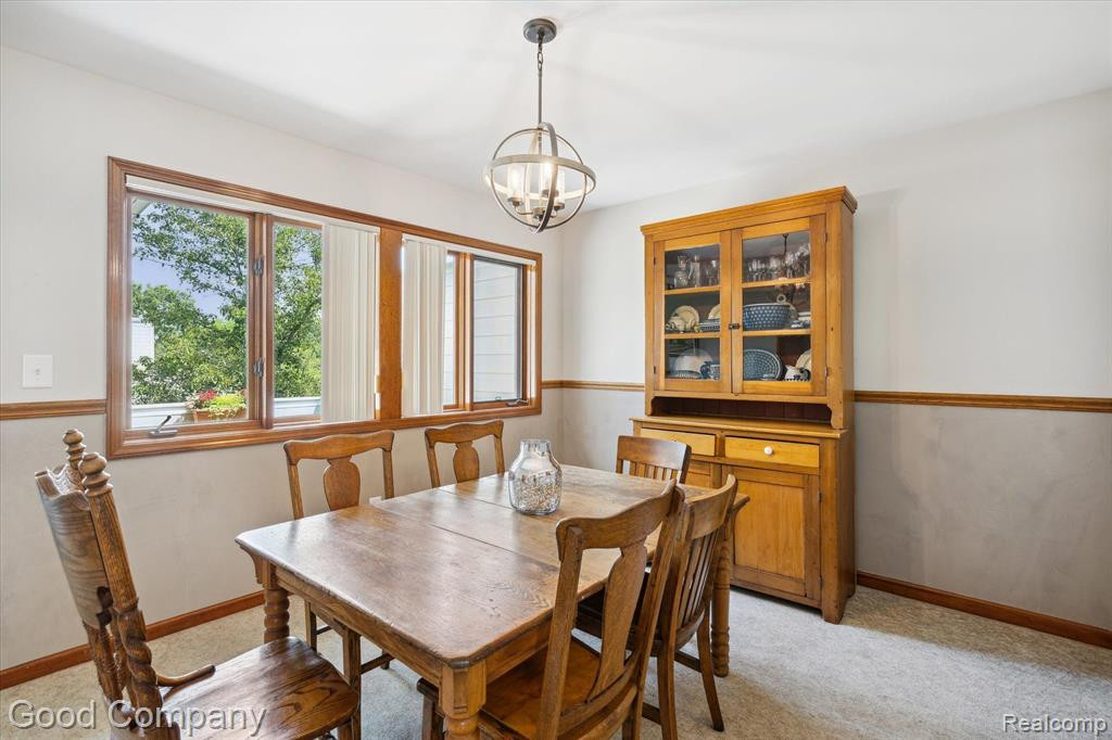 35100 HILLSIDE Drive, Farmington Hills, MI 48335 — Photo 18