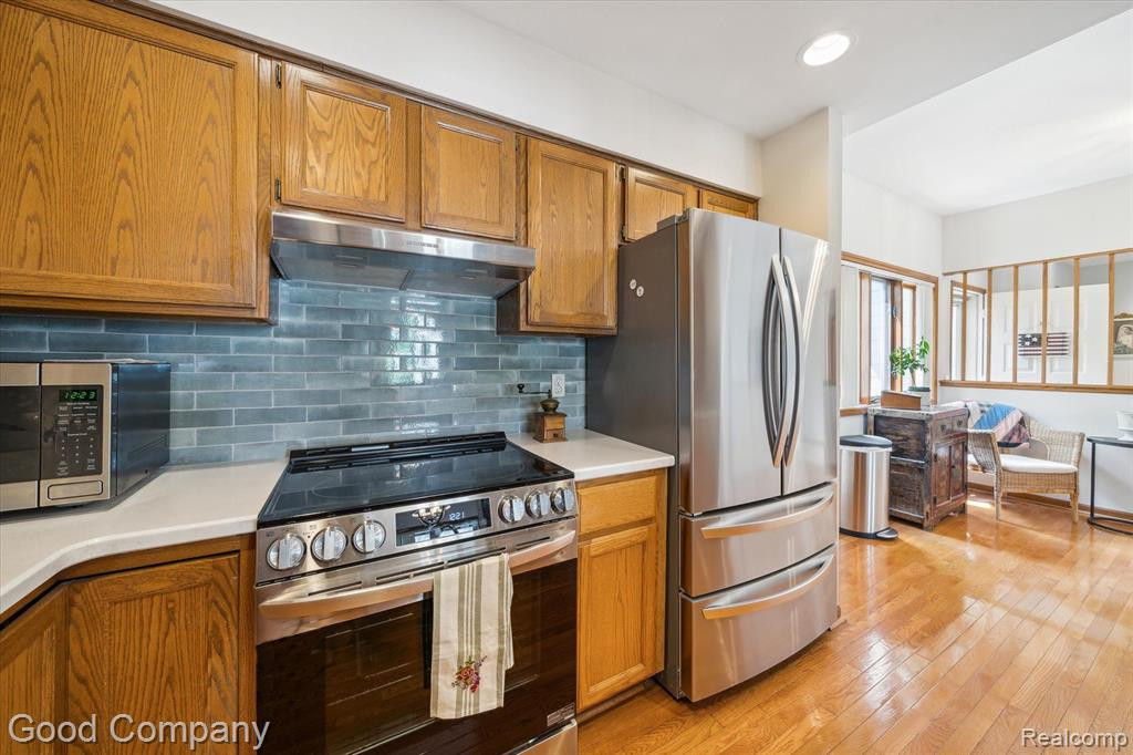 35100 HILLSIDE Drive, Farmington Hills, MI 48335 — Photo 21