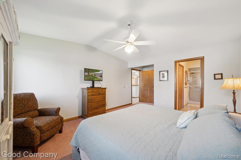 35100 HILLSIDE Drive, Farmington Hills, MI 48335 — Photo 30