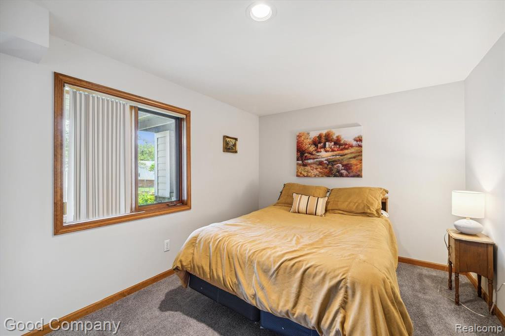35100 HILLSIDE Drive, Farmington Hills, MI 48335 — Photo 41