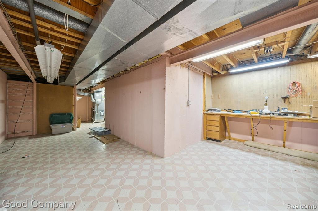35100 HILLSIDE Drive, Farmington Hills, MI 48335 — Photo 43