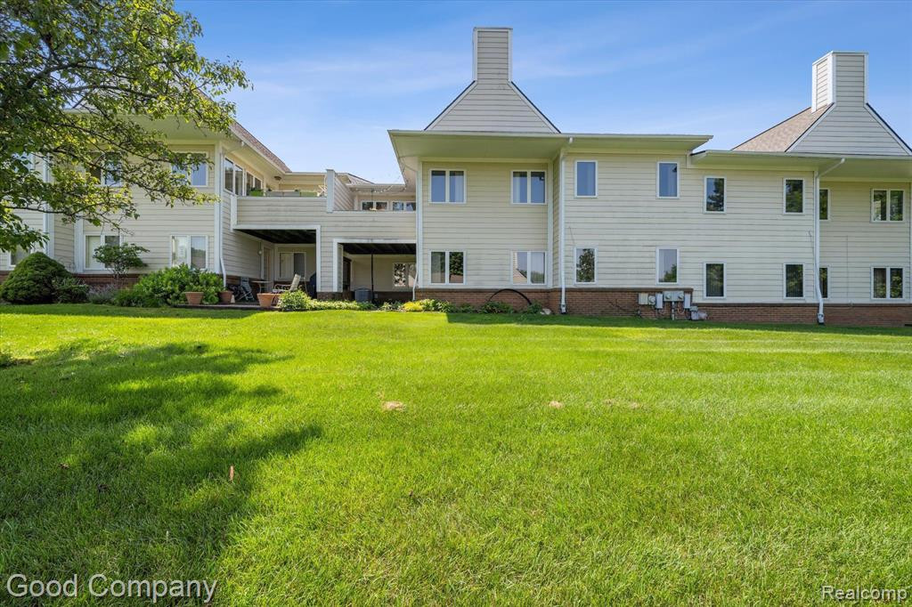 35100 HILLSIDE Drive, Farmington Hills, MI 48335 — Photo 46